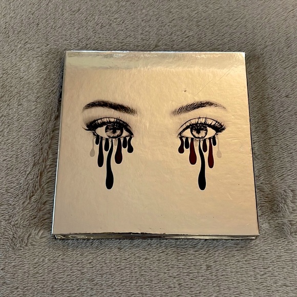 Kylie Cosmetics 2016 Holiday Set - Picture 2 of 6